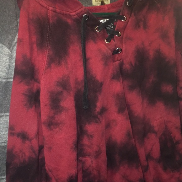 Hot Topic Other - A hoodie